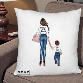 Cadou pentru Mama - Perna Personalizata Fluffy, Model Mother of a Prince, 40x40 cm, Alb Pufos, Husa Detasabila, Perna Inclusa, BEKZ®