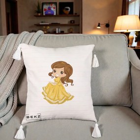 Perna Decorativa Printesa Bella Rochie Aurie, 40x40 cm, Bej cu Franjuri, Husa Detasabila, Perna Inclusa, BEKZ®