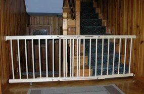 Bariera de siguranta pentru copii, reglabila - mai multe dimensiuni Latimea barierei: 72-122 cm, Inaltimea barierei: 82 cm