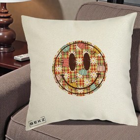 Perna Decorativa Smiley Face de Toamna cu Tartan si Dovlecei, 40x40 cm, Ecru, Husa Detasabila, Perna Inclusa, BEKZ®