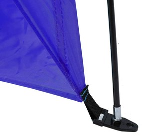 Cort semi-deschis, albastru