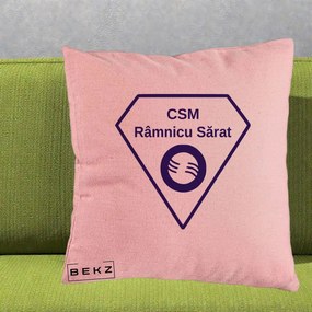 Perna Personalizata CSM Ramnicu Sarat Fotbal, 40x40 cm, Roz, Husa Detasabila, Perna Inclusa, BEKZ®
