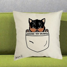 Perna Decorativa Judging You Silently Pisica Buzunar, 40x40 cm, Ecru, Husa Detasabila, Perna Inclusa, BEKZ®