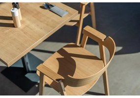 Scaun de dining în culoare naturală cu cotiere din lemn de stejar Flip – Gazzda