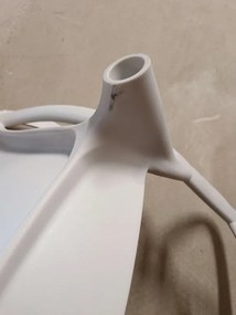 Promotie Scaun din plastic alb KATO II. calitate.
