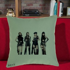 Perna Personalizata K-pop BLACKPINK Tinute Negre Elegante Grup, 40x40 cm, Verde, Husa Detasabila, Perna Inclusa, BEKZ®