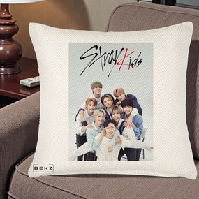 Perna Personalizata K-pop Stray Kids cu Foto Grup Alb-Albastru, 40x40 cm, Crem Reliefat, Husa Detasabila, Perna Inclusa, BEKZ®