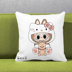 Perna Personalizata Labubu x Hello Kitty, 40x40 cm, Alba Mata, Husa Detasabila, Perna Inclusa, BEKZ®