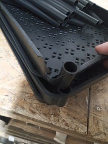 Reducere Raft pe roti POZIO 37x22x95 cm negru Calitatea II