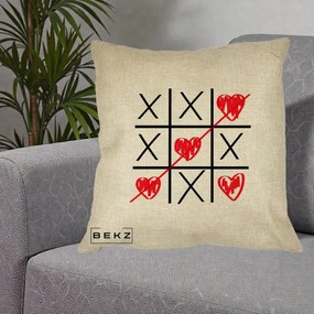 Cadou Romantic - Perna Personalizata Love Joc X si Inima cu Castigator Iubire, 40x40 cm, Crem, Husa Detasabila, Perna Inclusa, BEKZ®