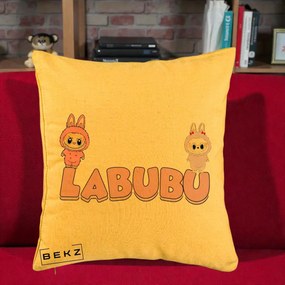 Perna Personalizata Labubu Duo Roz-Lila cu Text, 40x40 cm, Galben, Husa Detasabila, Perna Inclusa, BEKZ®
