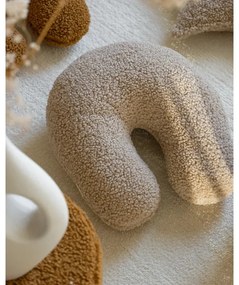 Pernă decorativă pentru copii maro deschis cu tapițerie din țesătură bouclé U – Wigiwama