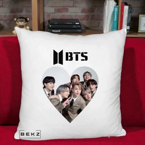 Perna Personalizata K-pop BTS Grup Fotografie in Inima, 40x40 cm, Alb Pufos, Husa Detasabila, Perna Inclusa, BEKZ®