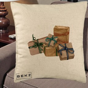 Perna Decorativa Cadouri de Craciun Kraft, 40x40 cm, Bej, Husa Detasabila, Perna Inclusa, BEKZ®