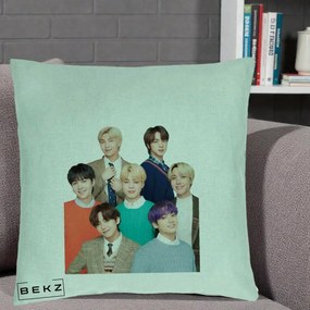 Perna Personalizata K-pop BTS Fotografie Grup Tinute Elegante, 40x40 cm, Verde Menta, Husa Detasabila, Perna Inclusa, BEKZ®