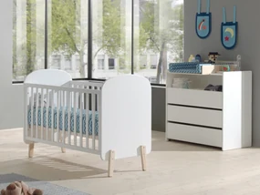 Set Mobilier Kiddy pentru Camera Bebelusului – Pătuț 60x120 cm, Comodă și Masă de Înfășat – Alb și Pin Natural – Vipack
