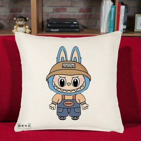 Perna Personalizata Labubu Toanart Blugi, 40x40 cm, Crem Reliefat, Husa Detasabila, Perna Inclusa, BEKZ®