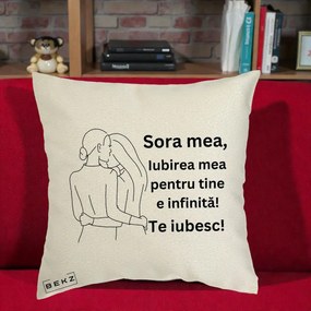 Cadou pentru Sora - Perna Personalizata Sora Mea Te Iubesc Imbratisare din Spate Line Art, 40x40 cm, Ecru, Husa Detasabila, Perna Inclusa, BEKZ®