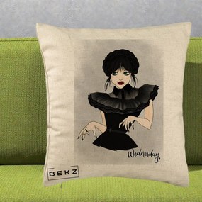 Perna Personalizata Wednesday Addams Portret Gotic, 40x40 cm, Bej, Husa Detasabila, Perna Inclusa, BEKZ®