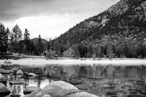 Tablou lac de munte în natura scenică  alb-negru