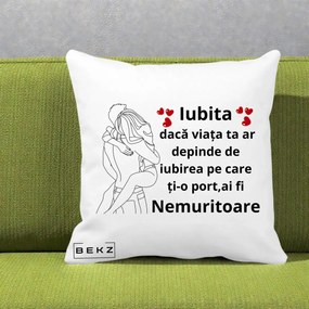 Cadou pentru Iubita - Perna Personalizata Iubita Nemuritoare cu Cuplu Line-Art si Inimi Rosii, 40x40 cm, Alba Mata, Husa Detasabila, Perna Inclusa, BEKZ®