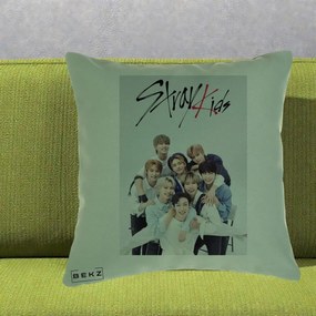 Perna Personalizata K-pop Stray Kids cu Foto Grup Alb-Albastru, 40x40 cm, Verde, Husa Detasabila, Perna Inclusa, BEKZ®