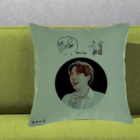 Perna Personalizata K-pop BTS J-Hope Portret cu Autograf, 40x40 cm, Verde, Husa Detasabila, Perna Inclusa, BEKZ®
