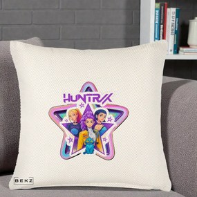 Perna Personalizata K-pop HUNTRX Trio Stea cu Pisica, 40x40 cm, Crem Reliefat, Husa Detasabila, Perna Inclusa, BEKZ®