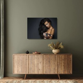 Tablou pe sticlă - Portretul unei femei seducătoare (70x50 cm)