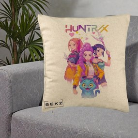 Perna Personalizata K-pop HUNTRX Trio Foto cu Pisica, 40x40 cm, Bej, Husa Detasabila, Perna Inclusa, BEKZ®