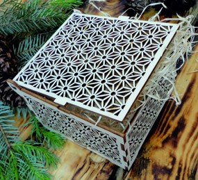 Casetă din lemn clasic - Ușor, dimensiune: 12,6x12,6x8,2 cm, pliată