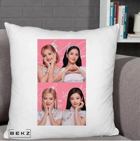 Perna Personalizata K-pop BLACKPINK Colaj Roz, 40x40 cm, Alb Pufos, Husa Detasabila, Perna Inclusa, BEKZ®