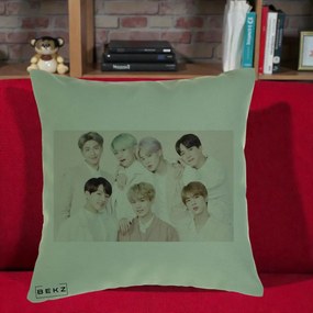 Perna Personalizata K-pop BTS Foto Grup Landscape Pastel, 40x40 cm, Verde, Husa Detasabila, Perna Inclusa, BEKZ®