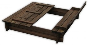 Spațiu de joacă nisip cu bănci din lemn