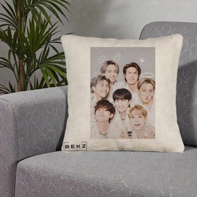 Perna Personalizata K-pop BTS Foto Grup Cute cu Animatii si 7 Membrii, 40x40 cm, Bej Canapea, Husa Detasabila, Perna Inclusa, BEKZ®