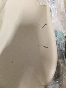 OFERTA Scaun bej BALI MARK cu picioare negre II. calitate