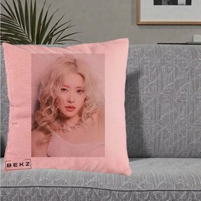 Perna Personalizata K-pop BLACKPINK Rose, 40x40 cm, Roz, Husa Detasabila, Perna Inclusa, BEKZ®