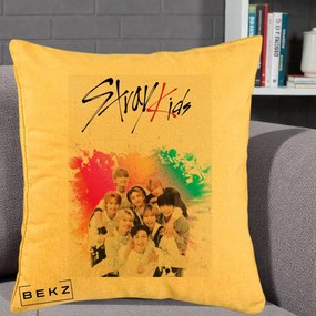 Perna Personalizata K-pop Stray Kids cu Splash Multicolor, 40x40 cm, Galben, Husa Detasabila, Perna Inclusa, BEKZ®
