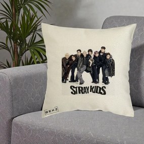 Perna Personalizata K-pop Stray Kids Outfit Negru, 40x40 cm, Ecru, Husa Detasabila, Perna Inclusa, BEKZ®