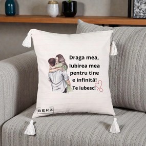 Cadou pentru Iubita - Perna Personalizata Draga Mea Iubirea Mea Infinita Te Iubesc cu Cuplu Acuarela, 40x40 cm, Bej cu Franjuri, Husa Detasabila, Perna Inclusa, BEKZ®