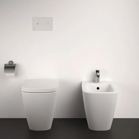 Vas wc stativ rimless plus Ideal Standard i.life B alb lucios back to wall cu capac inclus