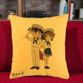 Perna Personalizata Detective Conan Conan si Ai Sailor, 40x40 cm, Galben, Husa Detasabila, Perna Inclusa, BEKZ®