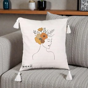 Perna Decorativa Portret Feminin Flori Galbene-Portocalii, 40x40 cm, Bej cu Franjuri, Husa Detasabila, Perna Inclusa, BEKZ®