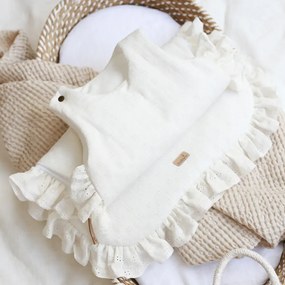 Sac de dormit pana la 9 luni, bumbac brodat Alb cu volanase by BabyLy cu umplutura antialergica BabySoft , marimea S, 2-2,5 TOG pe tot parcursul anului