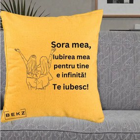 Cadou pentru Sora - Perna Personalizata Sora Mea Te Iubesc Line Art Doua Fete cu Brate Ridicate, 40x40 cm, Galben, Husa Detasabila, Perna Inclusa, BEKZ®
