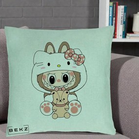 Perna Personalizata Labubu x Hello Kitty, 40x40 cm, Verde Menta, Husa Detasabila, Perna Inclusa, BEKZ®