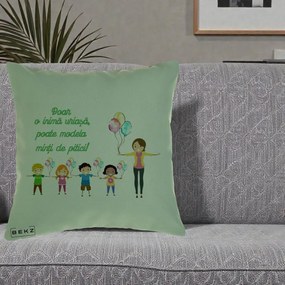 Cadou pentru Educatoare - Perna Personalizata Doar o Inima Uriasa poate Modela Minti de Pitici cu Educatoare si Baloane, 40x40 cm, Verde, Husa Detasabila, Perna Inclusa, BEKZ®