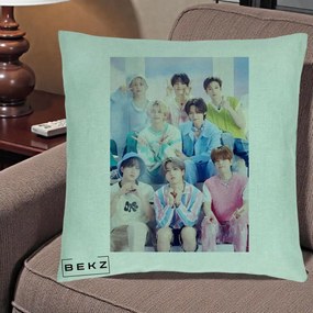 Perna Personalizata K-Pop Grup Foto Pasteluri cu 8 Artisti, 40x40 cm, Verde Menta, Husa Detasabila, Perna Inclusa, BEKZ®