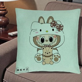 Perna Personalizata Labubu x Hello Kitty Maro-Vintage, 40x40 cm, Verde Menta, Husa Detasabila, Perna Inclusa, BEKZ®