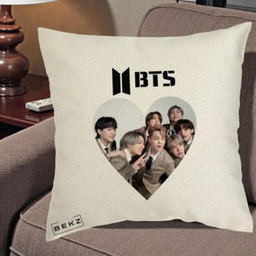 Perna Personalizata K-pop BTS Grup Fotografie in Inima, 40x40 cm, Ecru, Husa Detasabila, Perna Inclusa, BEKZ®